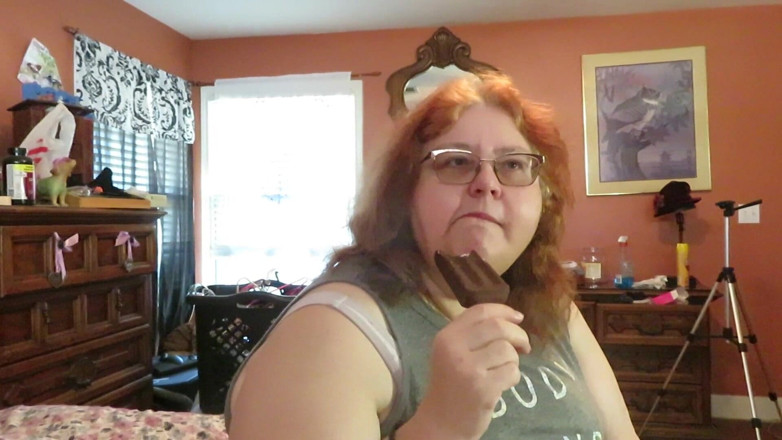 BBW nurse Vicki adventures with friends: BBW nurse Vicki enjoys eatting a chocolate vanilla ice cream...