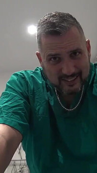 Doktor tě ponižuje pro tvého malého ptáka a šuká tě sph POV