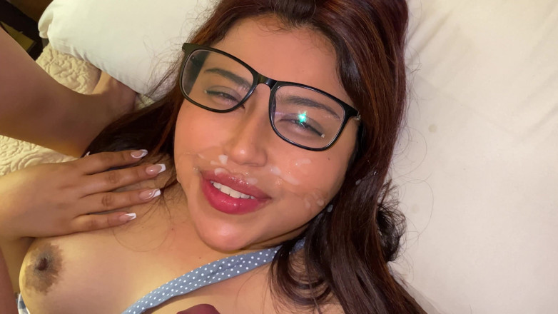 Mamicolombiana: The Cleaning Woman Needs an Extra Fucking Like a Bitch!