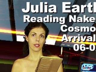Cosmos naked readers: Julia Earth čte nahá The Kosmí příchod PXPC1062-001