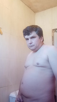 Snažil jsem se napít moč, ale nešlo to dost silně do pusy.