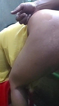 Echtes ehepaar, dampfende badezimmersession und romantische dusche, intimität
