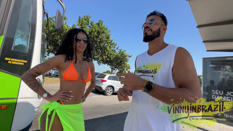 Nectar Entertainment: Ho Chiamato La Mia Amica per Farle Venire a Trovare...