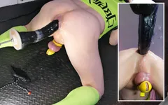 Bunda fodida em castidade por meus brinquedos big boys na máquina