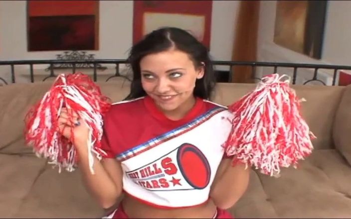 Chica Suicida DVD: Ivy Winters je teen roztleskávačka, která šuká staršího chlapa