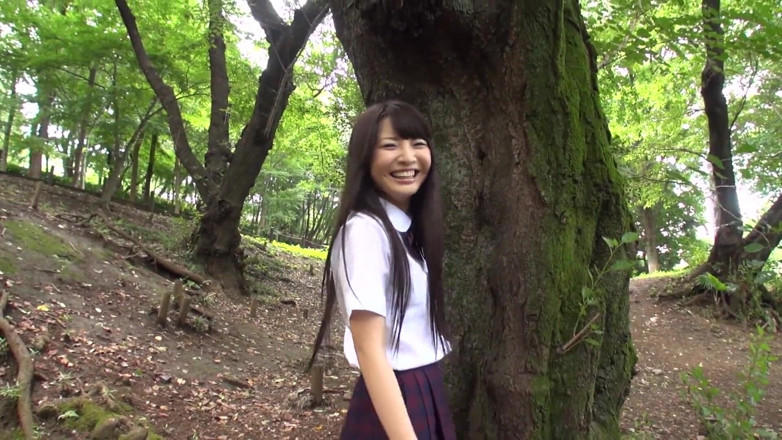 Caribbeancom: Asian teen fucking after a stroll through the woods