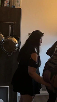 Frenesi de fisting na cozinha - putas maduras esticadas