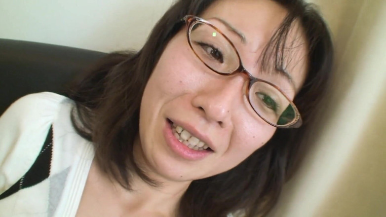 Japan Lust: Gospodină japoneză tocilară, Nobuko, dornică de o pulă tare