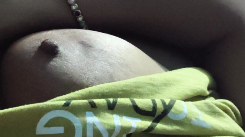 Ritu Bhabhi: Aaj Apni Soteli Stepsister Ke Boobs Dekh Hi Liye Kitne...