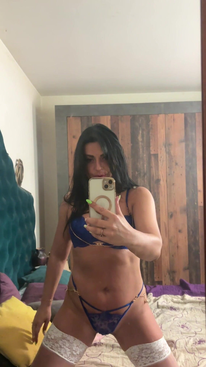 MilfyCalla: Menggoda cermin thong &amp; bra - lembut, lambat, menggoda