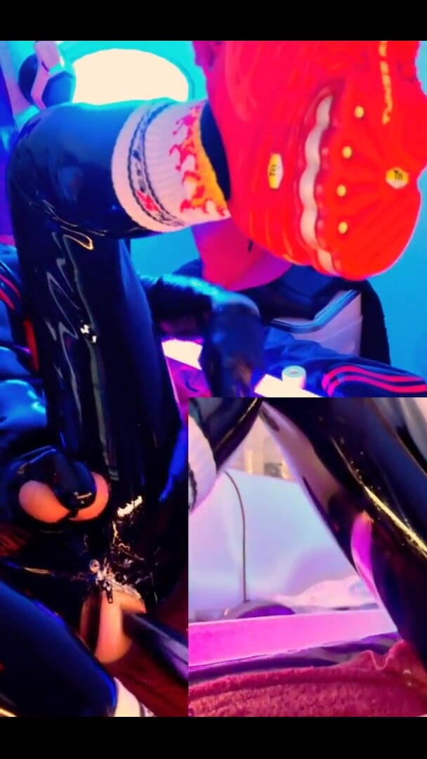 I Love the Black Full Body Latex Suit (Roman Heart) I Love the Black Full Body Latex Suit (Roman Heart)
