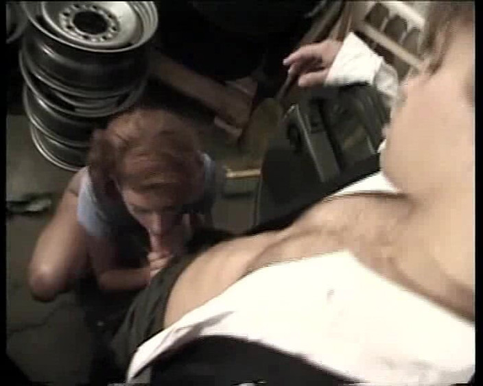 German amateur - 100% German hardcore videos: La bionda damsel viene sborrata in faccia dopo averlo preso...