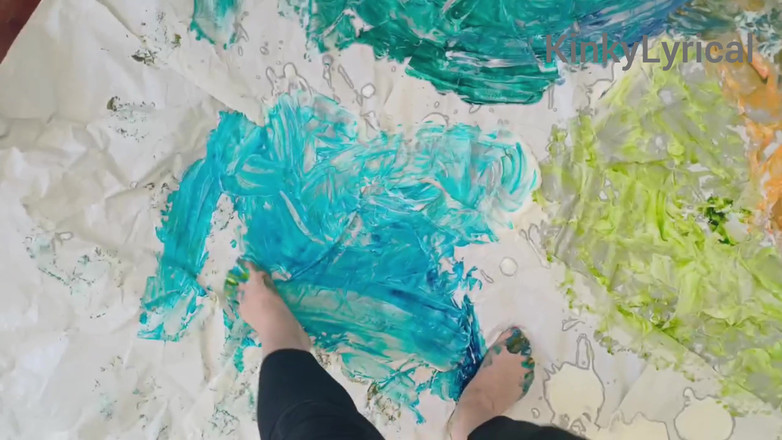 Kinky Lyrical: Seni Kaki - Melukis Dengan Kaki