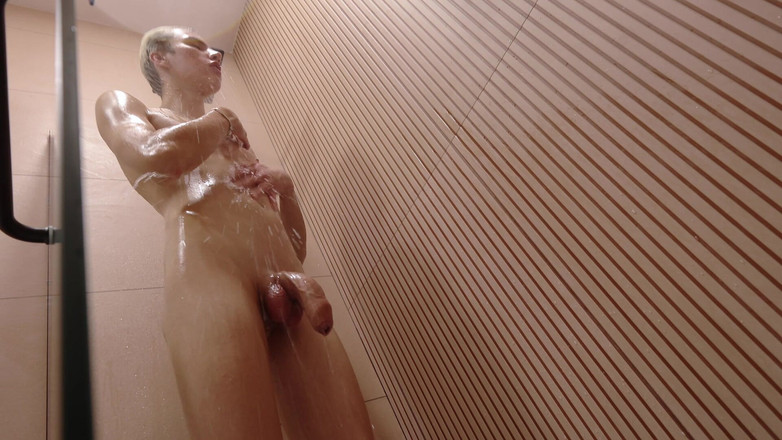 Sandro Jenner: Twink Duş Alıyor Ama Üvey Baba Içeri Girer Ve Onu Sevişir