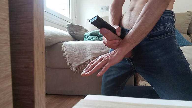 Elvissc: The Horny Jerk off with the Nice Big Cock Jerks...
