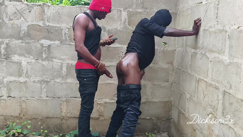 Dickass3x: Bend Ebony Sibuk Berkrim Di Bangunan Yang Belum Siap