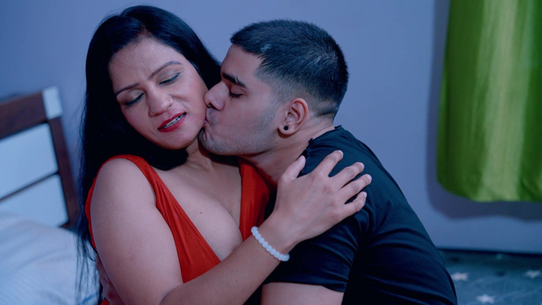 Mr Entertainer: Esposa india follada duro por el agente de recuperación de...