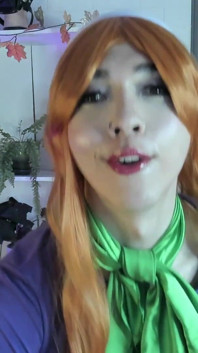 Cosplay Puv Daphne Burp Challenge with Scooby Taser