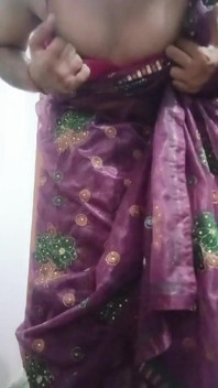 Indian Gay Crossdresser Bottom Gaurisissy Showing Her Big Boobs in Purple Saree