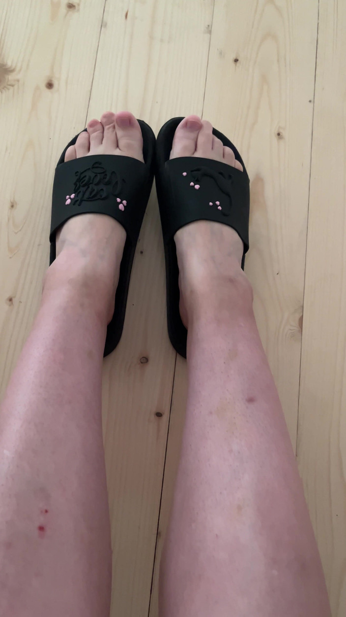 Feet: J’aime Porter Des Tongs