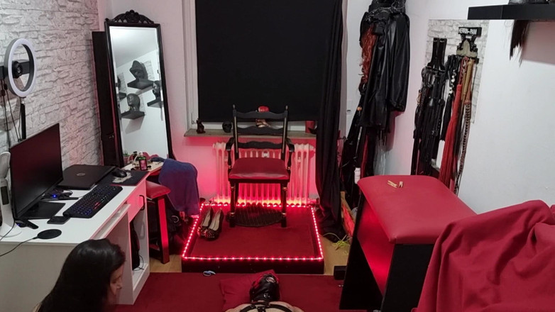 DOMINATRIX6: Elettro shock e punte Parte 3-3