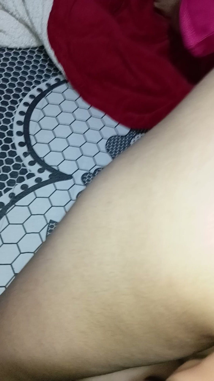 Lelynhaegilberto: Kitty Punching in the Pussy