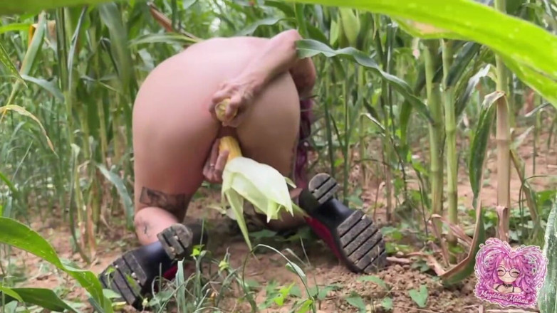Magdalena Medusa: Magda and the Unusual Objects Episode 3 - French - Squirt - Libertine - Anal -...