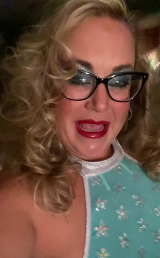 Lily Bay: Compleanno ragazzina! Cercherò di non diventare troppo felice prima di...