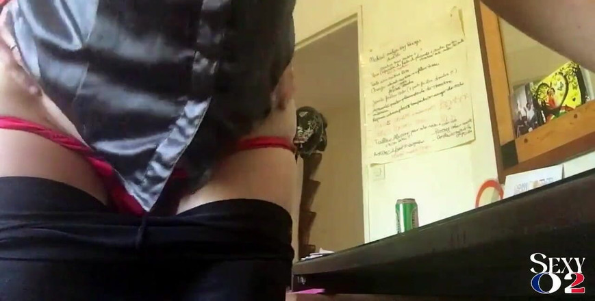 Sexy O2: 1974 - Amatoriale francese, perizoma rosso satinato, pantaloni di pelle, pecorina,...