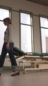Turun dan kotor di pejabat doktor dengan Lexi Love