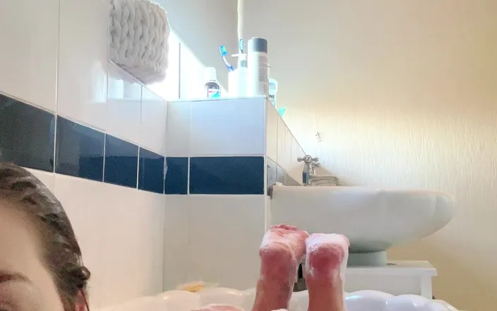 JessieHH: Put That Phone Down and Wash My Tits in the...