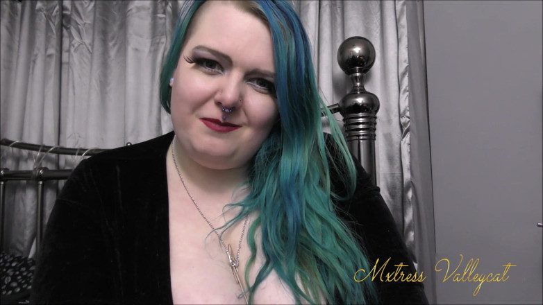 Mxtress Valleycat: Making you into my soy boy flaky bitch