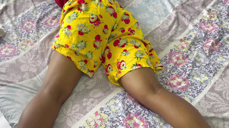 Aathiyaa: 배다른아빠에게 따먹히는 배다른아빠