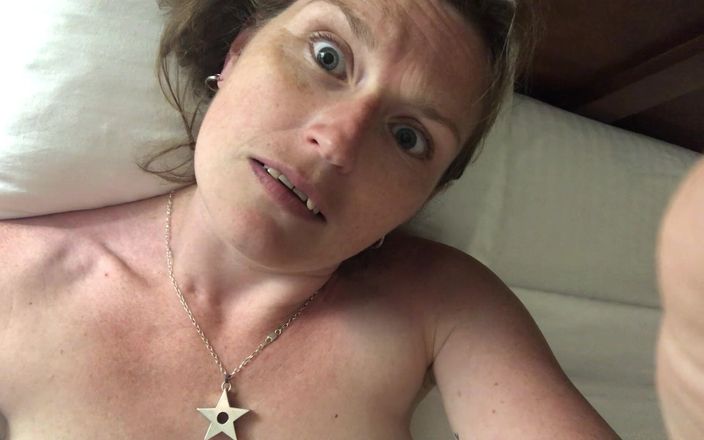 MistressWriggler: Britská milfka je super nadšená ze setkání se superčubem v...