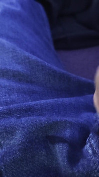 Cumshot in Levis 501 Jeans