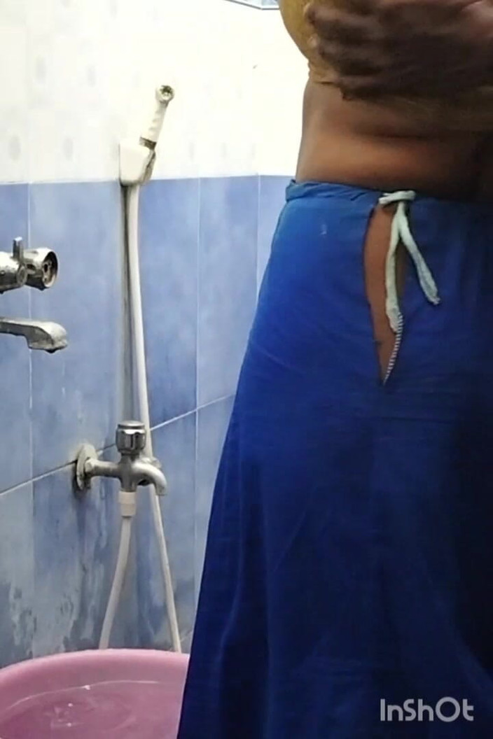 Funny couple porn studio: Tamil Couple Bathing Doggy Fuck