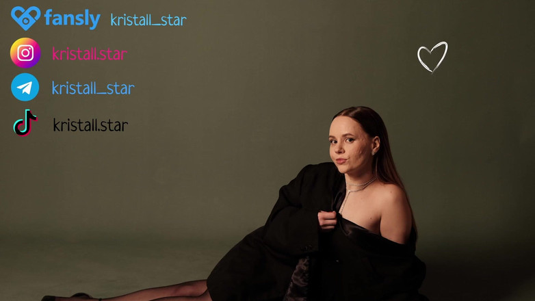 Russian Mommy: Kristall Star thổi kèn gợi cảm ở tư thế 69 và liếm...