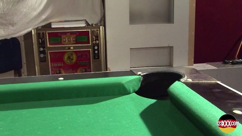 123XXX - 100% Amateurs: Troia bionda dalla germania che mostra come è fatta