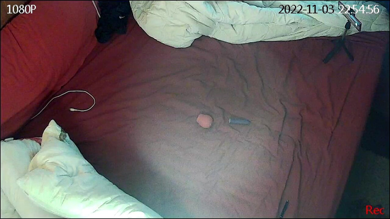 KittieNoOne: Beim masturbieren und machen eines videos erwischt