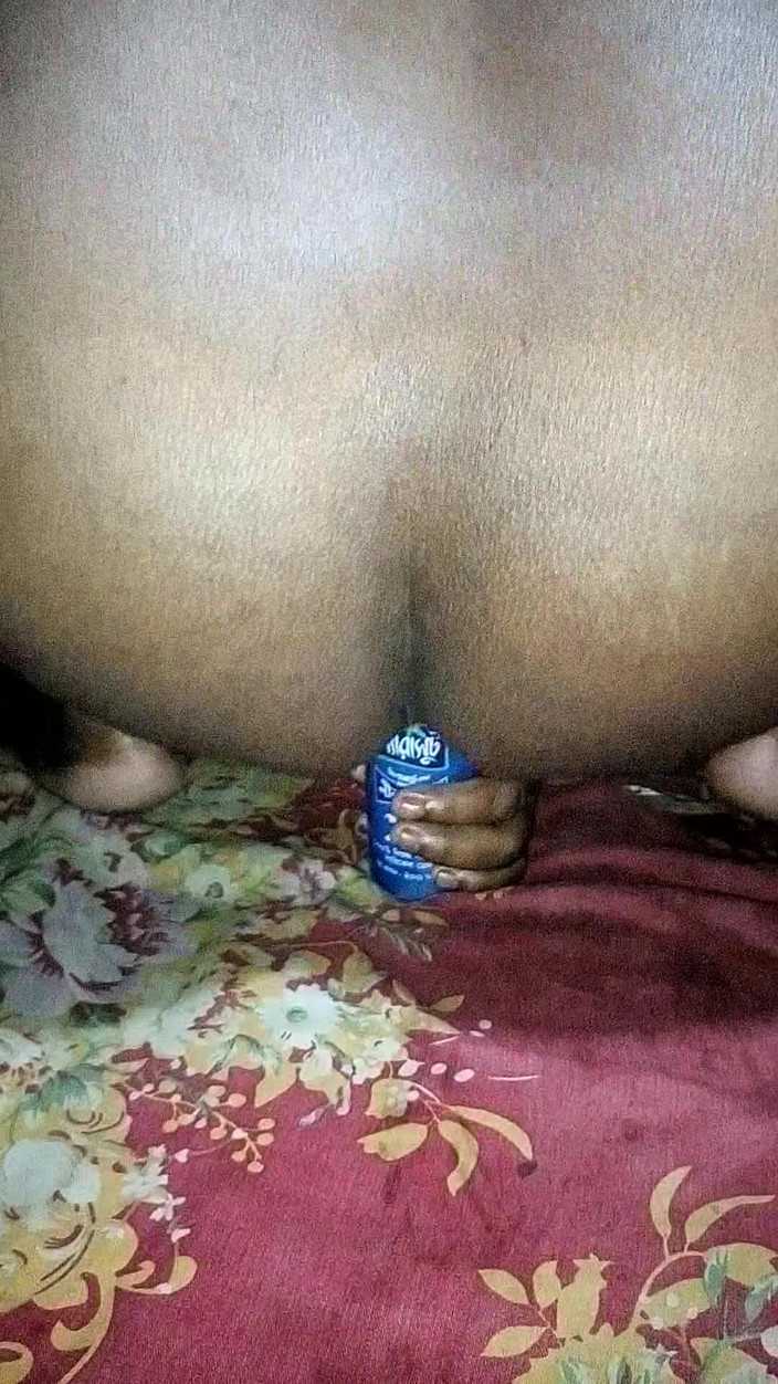 Sadia vabi: Sadia Vabi está se fingar