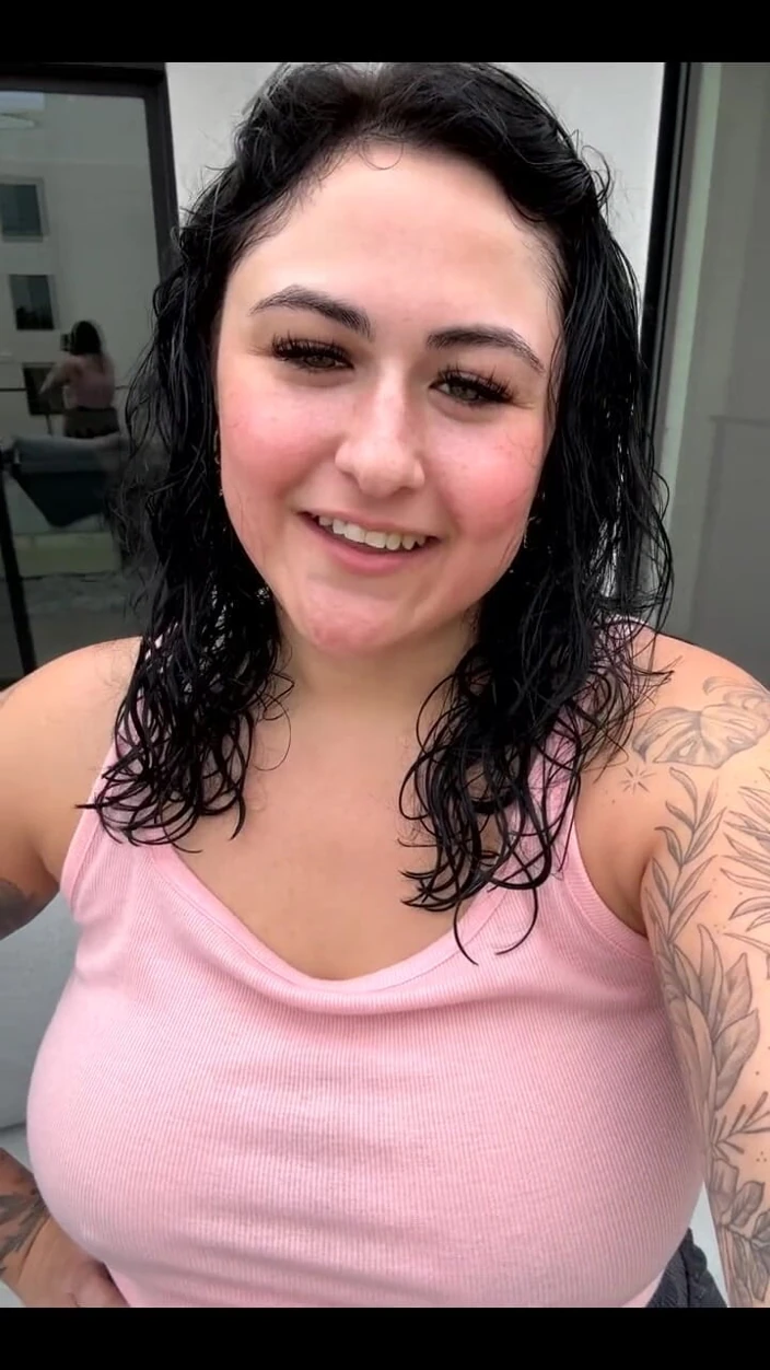 早上好来自 la 的奶子！ 由 Josie Jaxxon: 户外, 奶子, 纹身, 家庭自制, 单人表演 色情  Faphouse