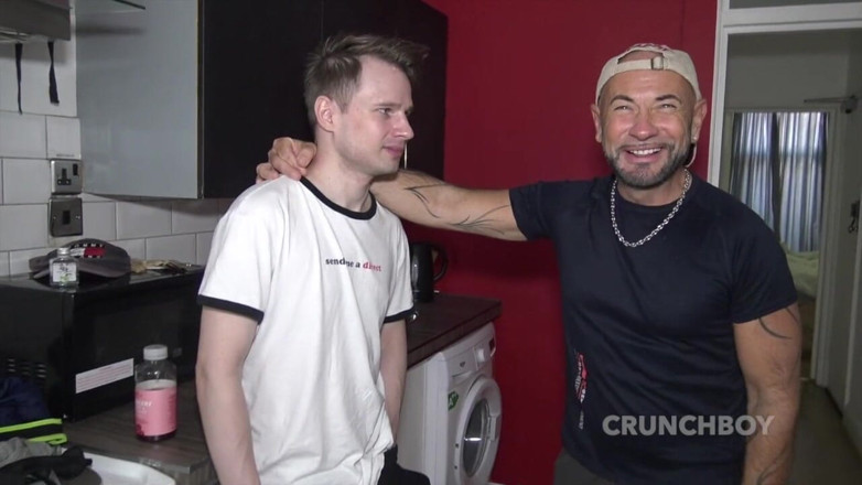 Hard fuckers fucking raw only: Blonďatá dvojčata Korar surová ošukaná Leo Rexem v Londýně