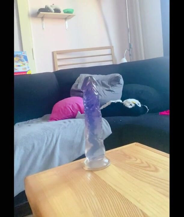 Sweethole: Yummy dildo ass ride