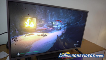 Latina Home Videos: La ragazza colombiana gamer si spoglia mentre gioca per la...