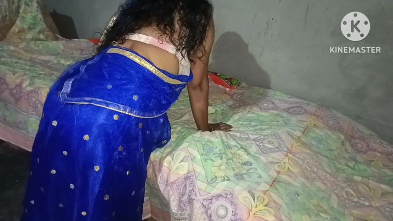 Kavita69: Fată indiancă sexy Nabour suge pula atât de bine și recieve...