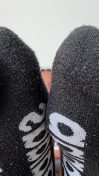 Edge für meine verschwitzten fitnessstudio-socken und die stinkende Fußgöttin alexa socken fetisch Fußfetisch Fußdominanz pOV