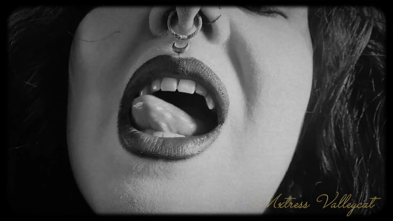 Mxtress Valleycat: Gotik Goon