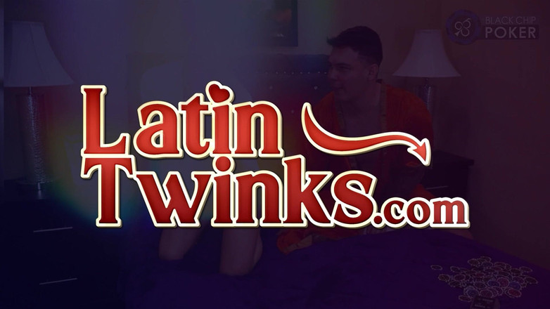 Latin Twinks: Twarz Marco Samuela zalana spermą