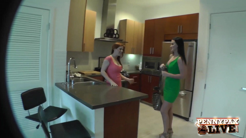 Penny Pax: Грудастые крошки анальные лесбиянки Roxy Raye и Penny Pax