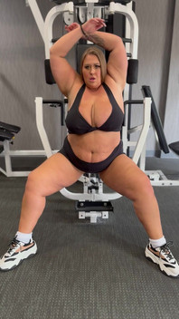 Blonde BBW MILF